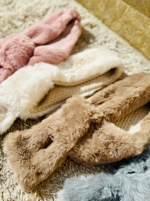 لفحة فرو وصوف